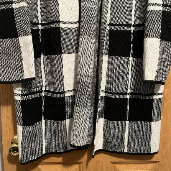 Apt 9 Black and White Plaid Duster Cardigan - Picture 4 of 15